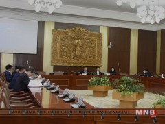 Монгол Улсын эдийн засаг, нийгмийг 2019 онд хөгжүүлэх үндсэн чиглэлийн төслийг хэлэлцэв