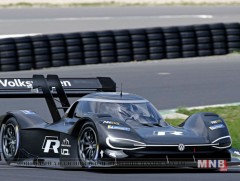 Цахилгаан хөдөлгүүртэй уралдааны автомашины хурдны дээд амжилтыг шинэчлэхээр зорьж байна