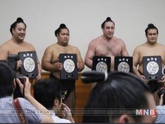 Точиношин өнөөдөр озэки цолоо гардсан бол ирэх долоо хоногт төрийн шагнал гардана