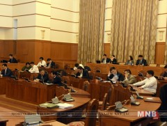 Хөгжлийн бэрхшээлтэй хүний хөгжлийн ерөнхий газар байгуулах тухай тогтоолын төслийг хэлэлцэхийг дэ..