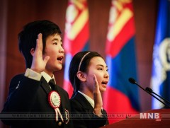 Хан-Уул дүүргийн 99 сурагч иргэний андгайгаа өргөж, үнэмлэхээ гардлаа  