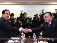 Хоёр Солонгосын төлөөлөгчид спортын хамтын ажиллагааны тухай хэлэлцэж байна