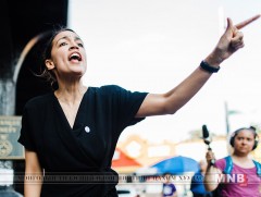 Нью-Йорк дахь Ардчилсан намын дотоод сунгаанд 28 настай бүсгүй ялалт байгууллаа 