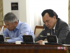 Цаг агаарын гэнэтийн аюулаас хамгаалах бодлогын талаар сайд Б.Батзориг мэдээлэл хийлээ