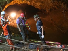 Агуйд боогдсон багш, хүүхдүүдийг нүүлгэн шилжүүлэх ажиллагааны тов тодорхойгүй байна 