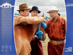 Их насны түрүү хүртсэн уяач Ш.Мөнгөншагайгийнд зочиллоо