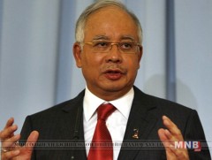 Авлигын хэргээр баривчлагдсан Малайзын экс Ерөнхий сайдыг барьцаагаар суллажээ 