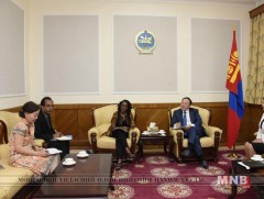 Байгаль орчин, хүнс, хөдөө аж ахуйн байнгын хорооны дарга Л.Элдэв-Очир НҮБ-ын ХХААБ-ын төлөөлөгчид..