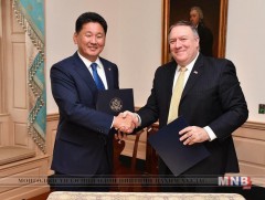 Ерөнхий сайд У.Хүрэлсүх 350 сая ам.долларын буцалтгүй тусламжийн гэрээнд гарын үсэг зурав