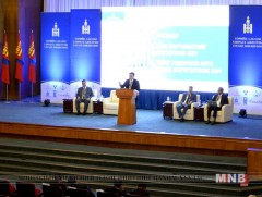 У.Хүрэлсүх: Бид төрийн албаны шинэ соёл, дэг журмыг тогтоохоор ажиллаж байна