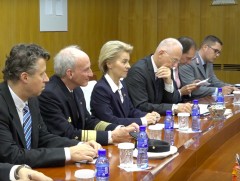 ХБНГУ-ын Батлан хамгаалахын сайд айлчилж байна