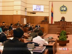 Төсвийн хуулийн төслүүдтэй хамт өргөн мэдүүлсэн хууль, тогтоолын төслүүдийн анхны хэлэлцүүлгийг хийв