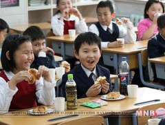 Дотоод орчин, гал тогоо болон сургуулийн орчинд хориглосон хүнсний бүтээгдэхүүн худалдаалж байжээ