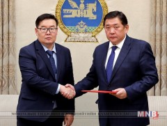 Хуулийн төслүүд өргөн барилаа