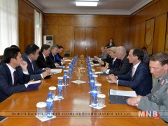 ХБНГУ-ын Холбооны Батлан хамгаалахын сайдыг хүлээн авч уулзав