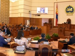 Монгол Улсын 2019 оны төсвийн тухай хуулийн төслийг гурав дахь хэлэлцүүлэгт шилжүүллээ