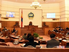 Ерөнхий сайдад тавьсан асуулгын хариуг хэлэлцэхийг хойшлууллаа