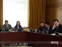 Ерөнхий аудитор Д.Хүрэлбаатарыг албан тушаалаас нь түдгэлзүүлэх нь зүйтэй гэж үзэв