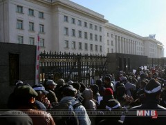 ЖДҮ-ийн сангаас зээл авсан УИХ-ын гишүүдийг эсэргүүцсэн жагсаал боллоо