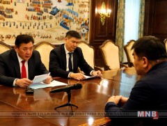 УИХ-ын дарга М.Энхболд Ерөнхий аудитор Д.Хүрэлбаатарт ажлаа өгөх шаардлага тавилаа