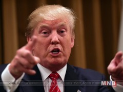 Трамп хууль бус цагаачдад орогнол олгох журмаа чангатгалаа