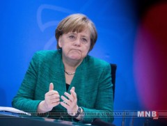 Ангела Меркель цагаачлалын бодлого нь алдаатай байсныг хүлээн зөвшөөрчээ 