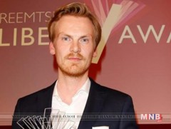 Хуурамч мэдээлэл нийтэлсэн сурвалжлагчийг халжээ  