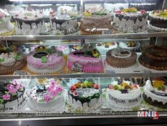 Хугацаа дууссан хүнсний бүтээгдэхүүнээр бялуу хийжээ