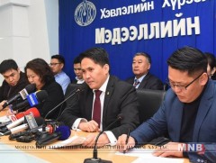 Сэтгүүлчдийг зөрчлийн хуулиар шийтгэж байгаа нь иргэдийн мэдэх эрхэд халдаж байна