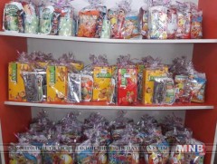 Хаяг шошгын зөрчилтэй гарал үүсэл тодорхойгүй хүнсний бүтээгдэхүүнийг хурааж устгууллаа