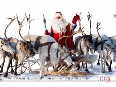 Санта Клаус бэлгээ хэрхэн тараахыг хүүхдүүдэд харуулна