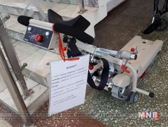 МҮОНРТ тэргэнцэртэй иргэдэд зориулсан орчин үеийн шатаар зөөвөрлөгчийг ашиглаж эхэллээ