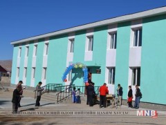 Дотуур байрны 40 орчим сурагч хоолонд хордож эмнэлэгт хүргэгджээ