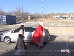 Энхийг сахиулах ажиллагаанд явсан алба хаагчдын хүүхдүүдэд бэлэг өглөө