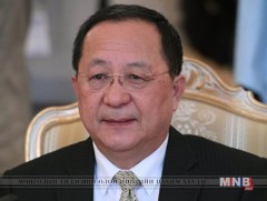 БНАСАУ-ын Гадаад хэргийн сайд Ли Ён Хо Бээжинд очлоо 