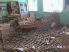 Говь-Алтай аймгийн Жаргалан сумын дунд сургуулийн дээвэр нуржээ