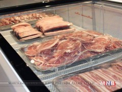 Гахайн мах махан бүтээгдэхүүн хэрэглэхгүй, худалдан авахгүй байхыг анхааруулж байна