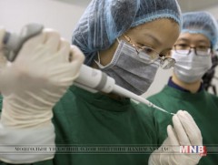 Генийг сайжруулсан ихэр охин мэндлэхэд тусалсан гэх эрдэмтний мэдэгдлийг баталлаа