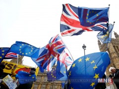 Их Британийн парламент Брекситийн гэрээг ирэх 7 хонгт хэлэлцэж дуусгана