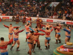 Шинэ үндсэн хууль батлагдсаны 27 жилийн ойд зориулсан Үндэсний бөхийн барилдаан /шууд/ 