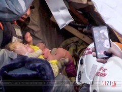 Хөлдүү байшинд 35 цаг байсан нярайг эсэн мэнд олжээ