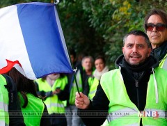 Францад “шар хантаазнууд” эсэргүүцлийн 10 дахь жагсаалаа зохион байгууллаа