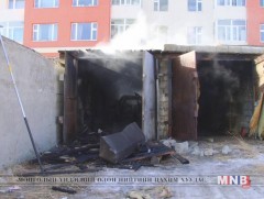 Машинаа халааж асаах гэж байгаад машин, автогражаа шатаажээ