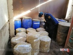 Химийн бодисуудыг аюулгүй болгож, дахин савлажээ 