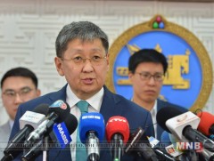 Сангийн сайд Ч.Хүрэлбаатар: Төсвийн орлого анх удаа 10 их наяд төгрөг давлаа