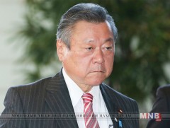 Японы сайд хуралдаанд хоцорсныхоо төлөө парламентын гишүүдээс уучлал хүсжээ