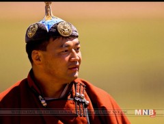 Дархан аварга А.Сүхбат “Ирээдүйн аварга” шагналаа аймгийн арслан Б.Лхагвадоржид гардуулав