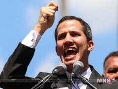 Хуан Гуайдо анхны тогтоолоо гаргалаа 