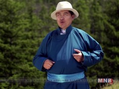 Ээжтэй л хүн дээ 