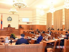 Төрийн албаны тухай хуулийг хэрэгжүүлэхтэй холбогдсон тогтоолын төслүүдийг баталлаа